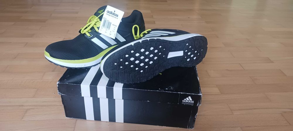 нови мъжки маратонки Adidas