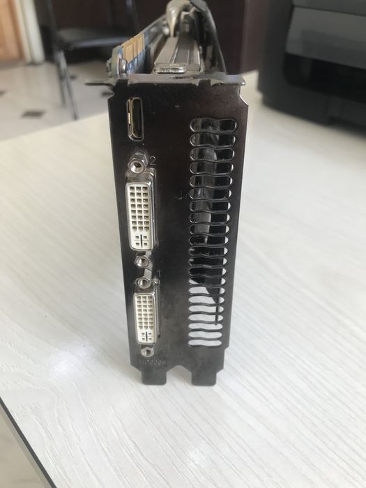 Gigabayte nvidia 580 1.5 video karta sotiladi