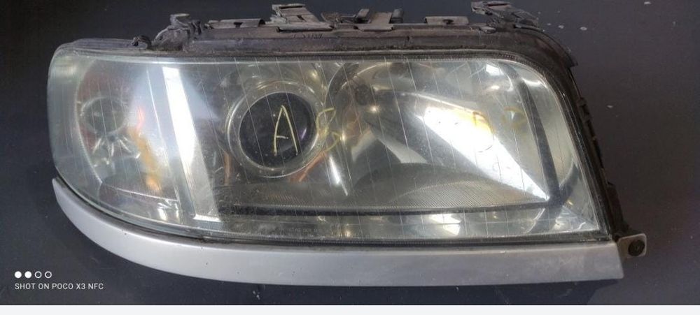 Far Dreapta Audi A8 D2  European 
Far Audi A8 D2 Xenon 1994-2002