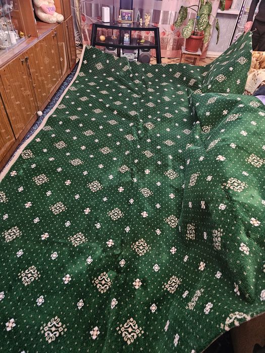 Продам ковёр новый
