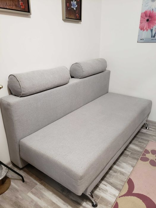 Сив разтягащ се диван
