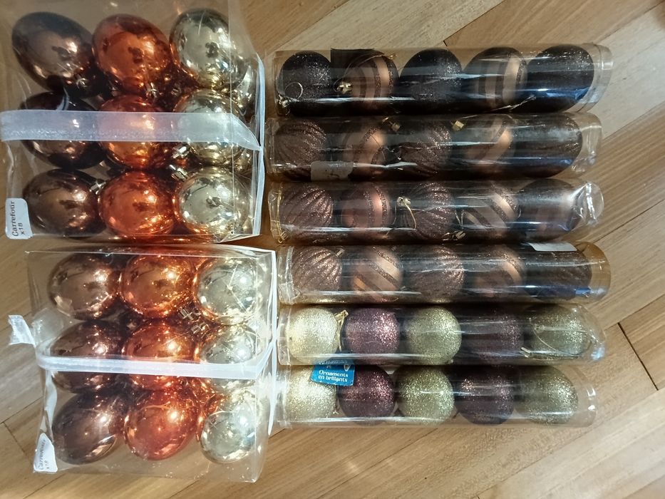 Коледна елха и украса