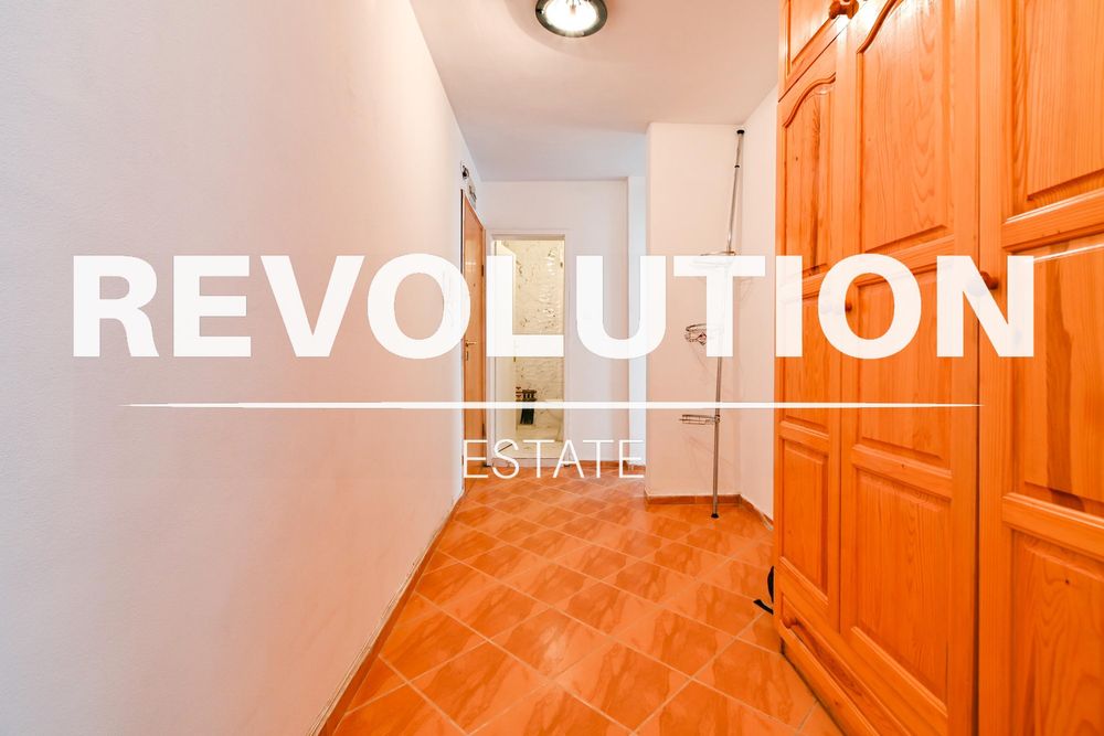 Дава се под наем Тристаен апартамент в София, Оборище - 110 кв.м за 700 € - Снимка #8