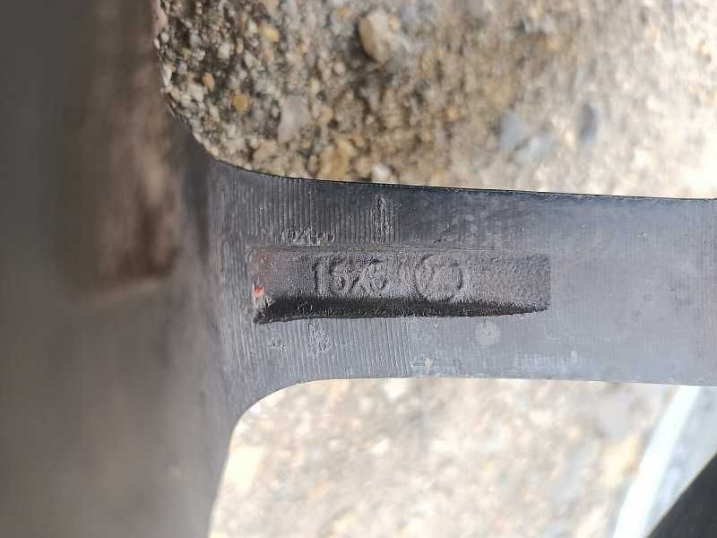 Продам два легкосплавных диска R15