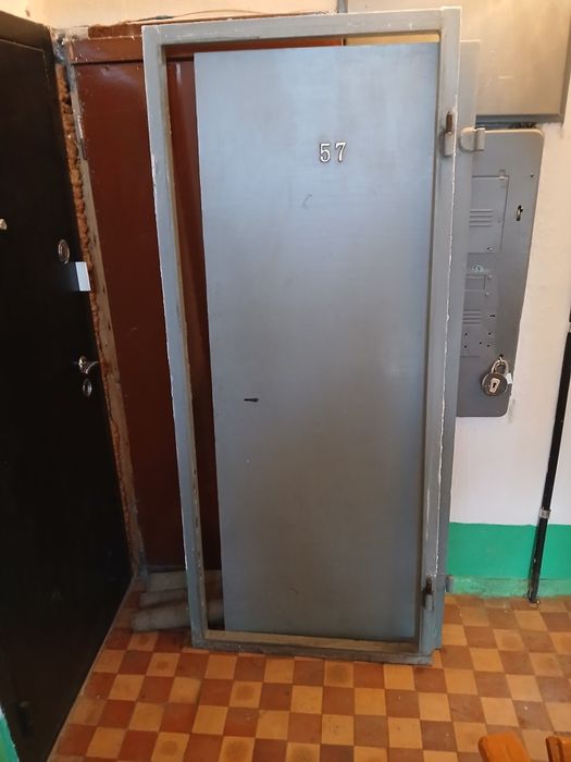 Продам двери металлические