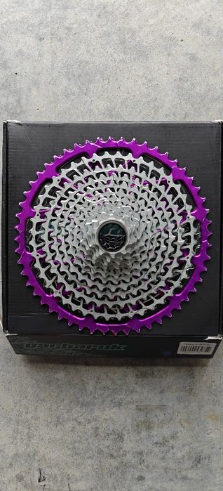 Vând casetă MTB 12 viteze, compatibilă SRAM XD, gamă largă 10-52T