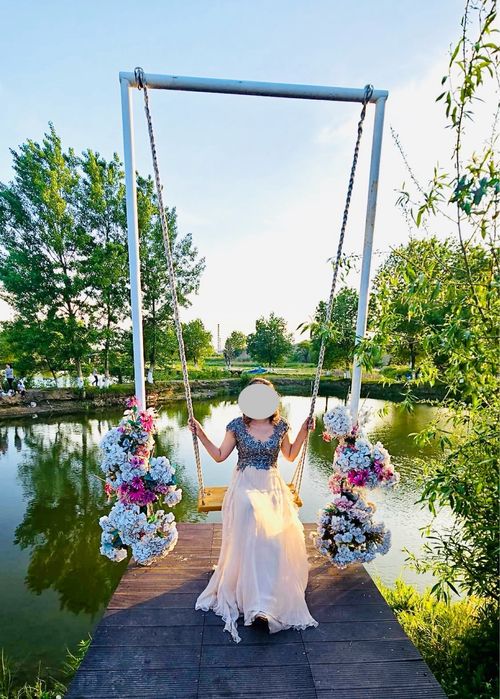 Rochie voal matase si dantela