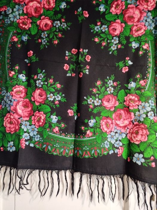 Продам платок чисто шерстяной