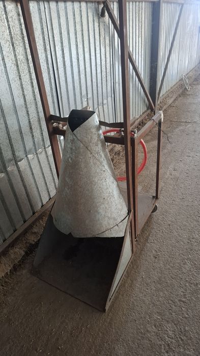 Мешкователь для зерна ручной