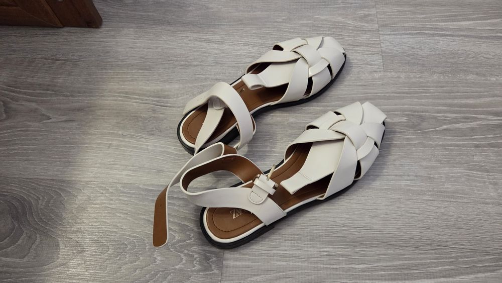 Сандали Zara ,нови
