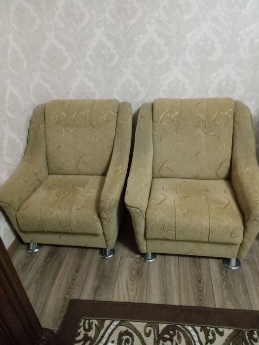 Продам 2 кресла.