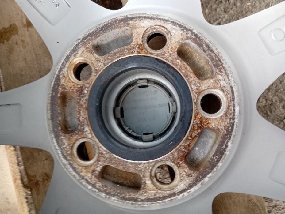 Перфектни Ronal 17-5x108 ET45 8j Peugeot 508