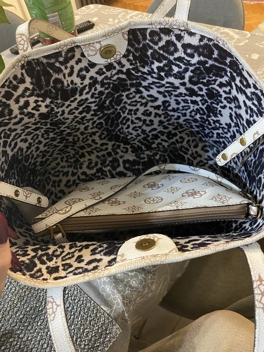 Бяла Чанта Guess