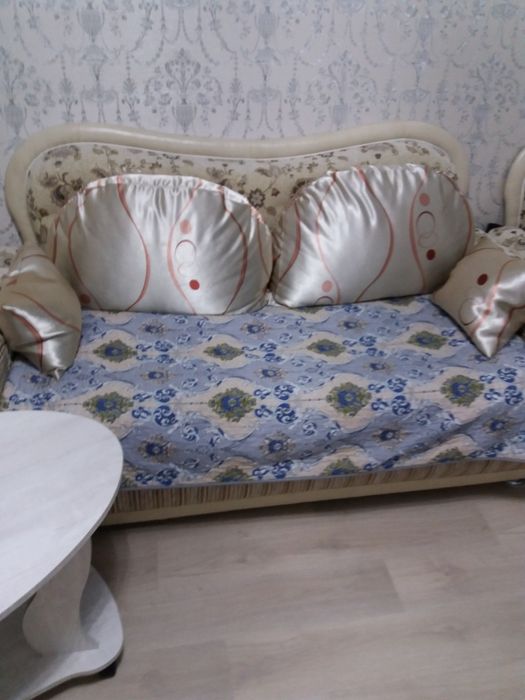 Диван и два кресла