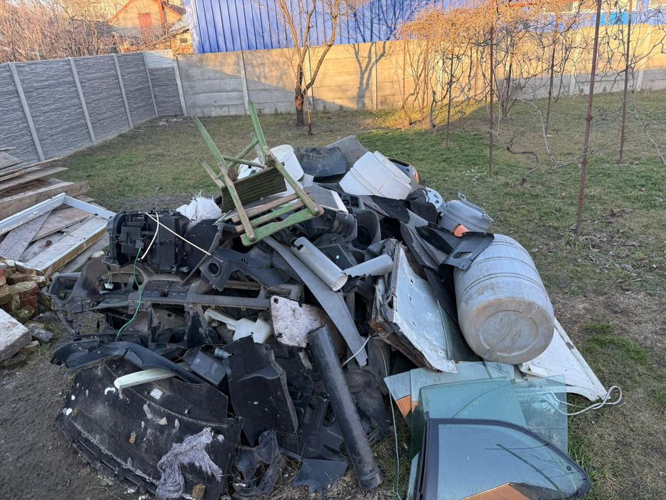 Ridic saci cu moloz si deseuri din construcții