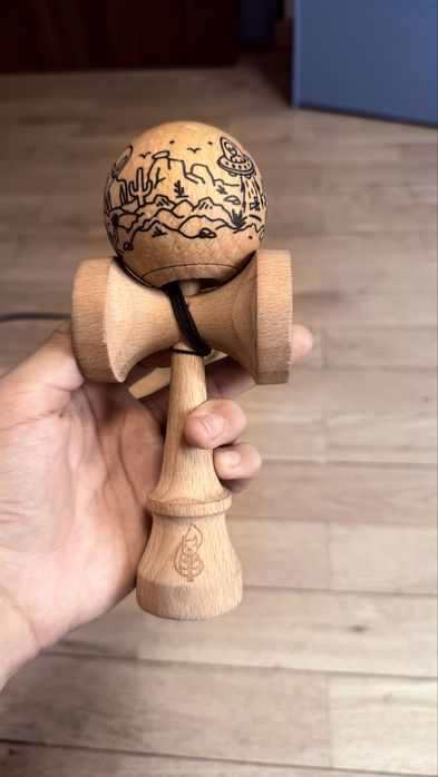 Kendama cu tama rhino clear si ken erraticsquirrel
