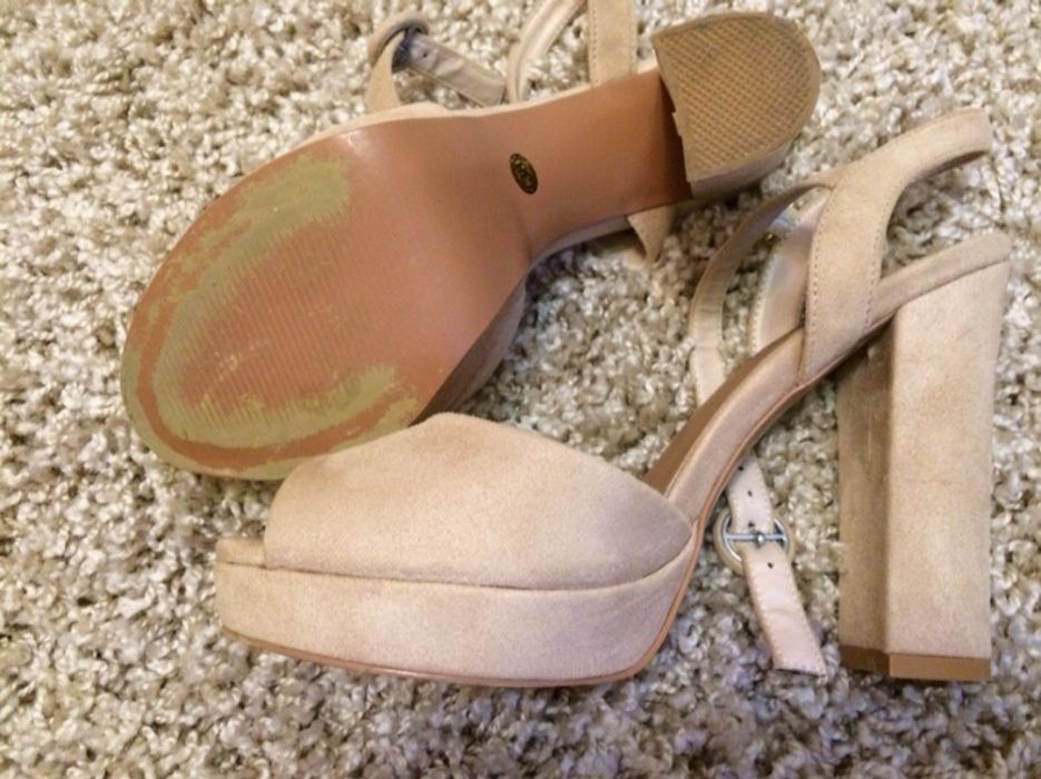 Красивые босоножки