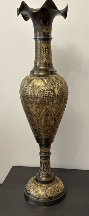 Ваза напольная бронзовая