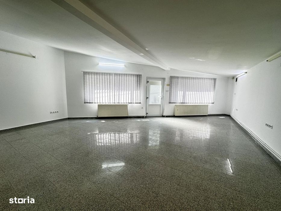 Spatiu Comercial cu vad si vitrina, Vasile Aron