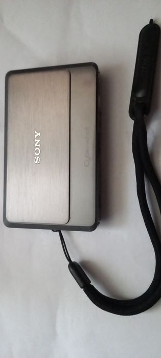 продаю видео камеру SONY.