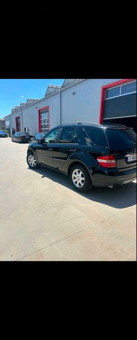Продавам джип Мерцедес ML 320