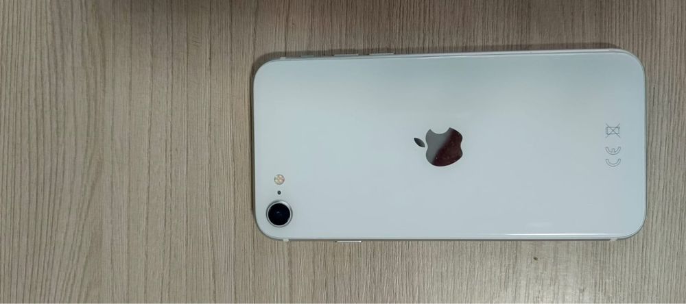 Iphone se 2 поколения