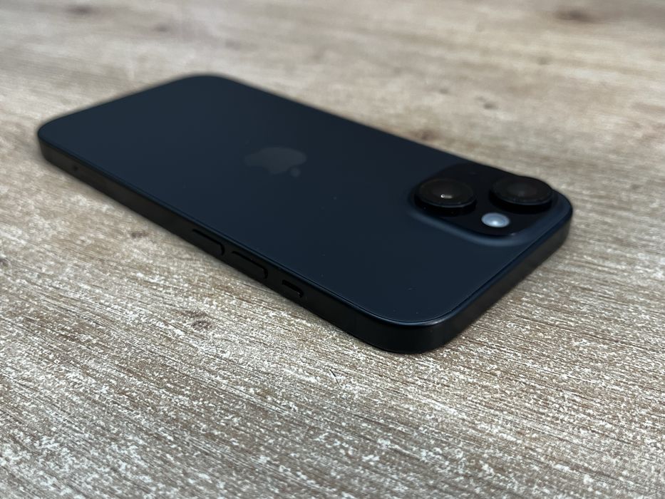iPhone 15 128GB Като нов 100% Бат 8 цикъла Гаранция