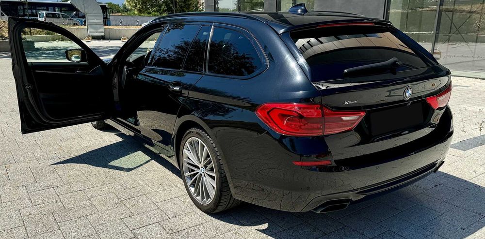 BMW 540i xDrive Touring | HUD | 360° | Масаж | Панорама