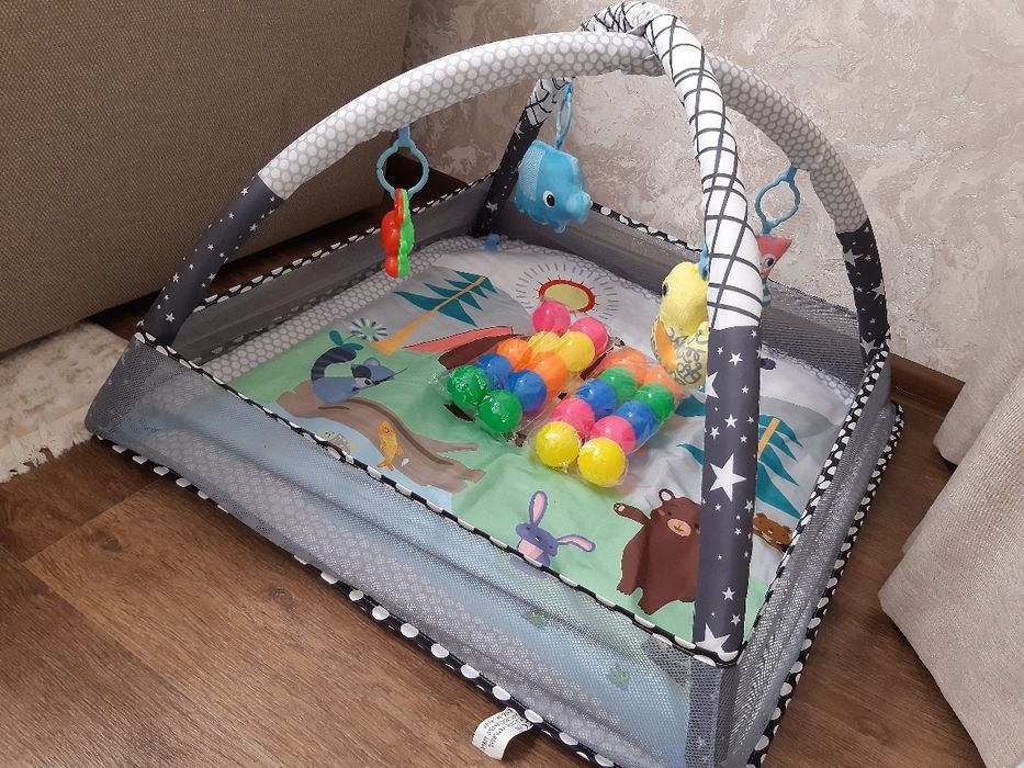Детский игровой манеж с шариками