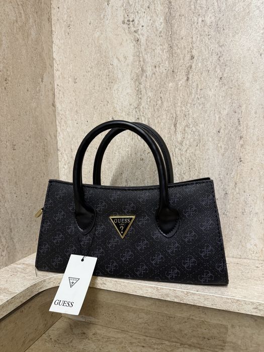 Дамска чанта Guess