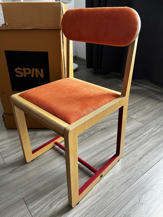 Scaun lemn tapitat copii SPIN Loop 4 ani+, rosu/orange, nou in cutie