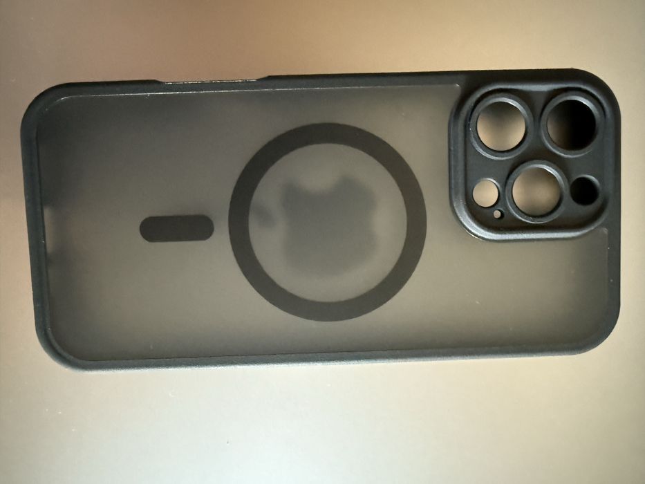 Кейс и протектор за Iphone 16pro max