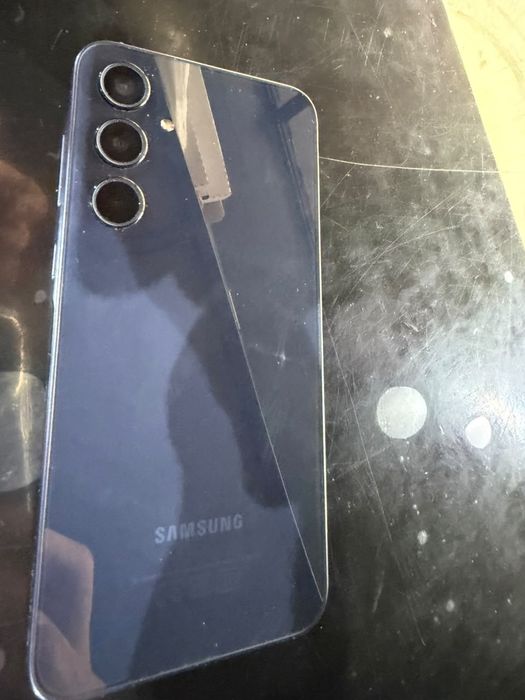 Samsung A35 продаётся почти новый