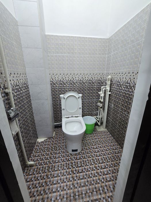 Срочно ижарага берилади 3 хона 1 етаж тичлик офис олдида