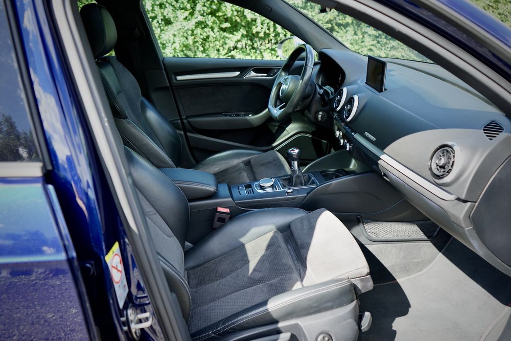 Audi S3 Sportback 8V Facelift 2.0 TFSI quattro, trapă, piele, B&O