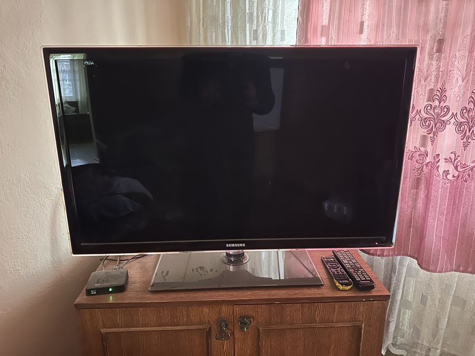 Телевизор LED 40" (101 см) Samsung