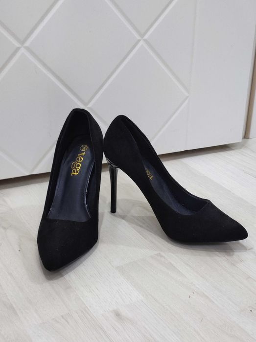 Женская обувь лодочки на тонких каблуках