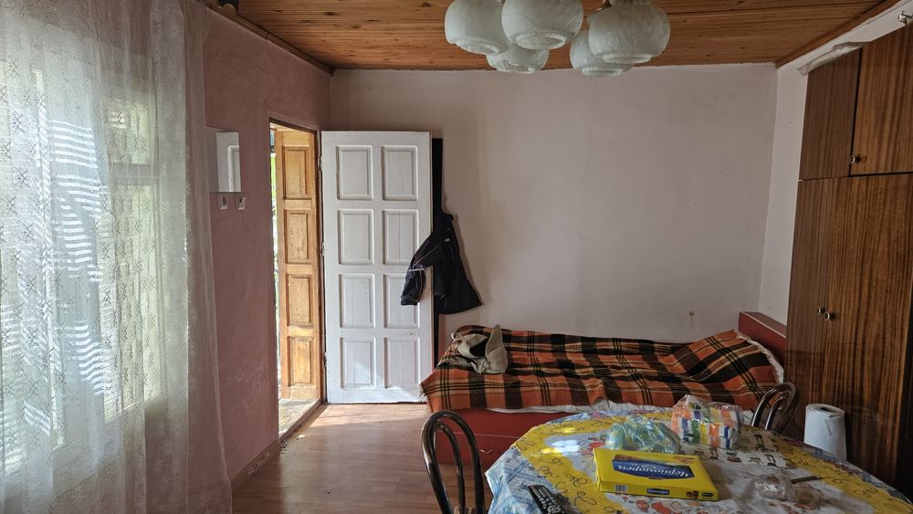 Имот гр. Дулово ,ЕТАЖ от къща с двор, гараж, градина