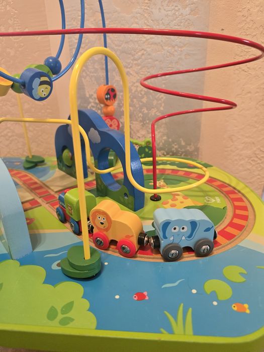 Дървена маса HAPE - като нова! Няма забележки!