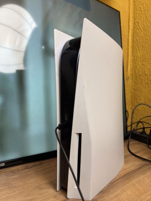 PlayStation 5 + геймпад и игры в подарок