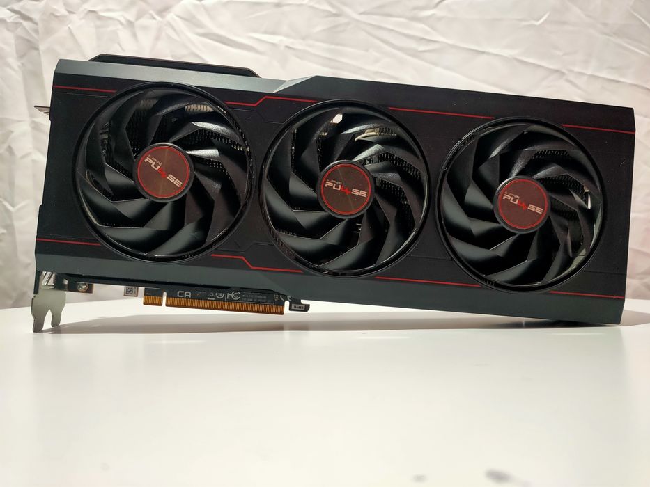 Placa Video RX 7900 XT 20GB GDDR6 - Stare Excelentă