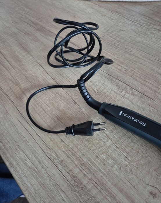 Perie electrică de îndreptat parul