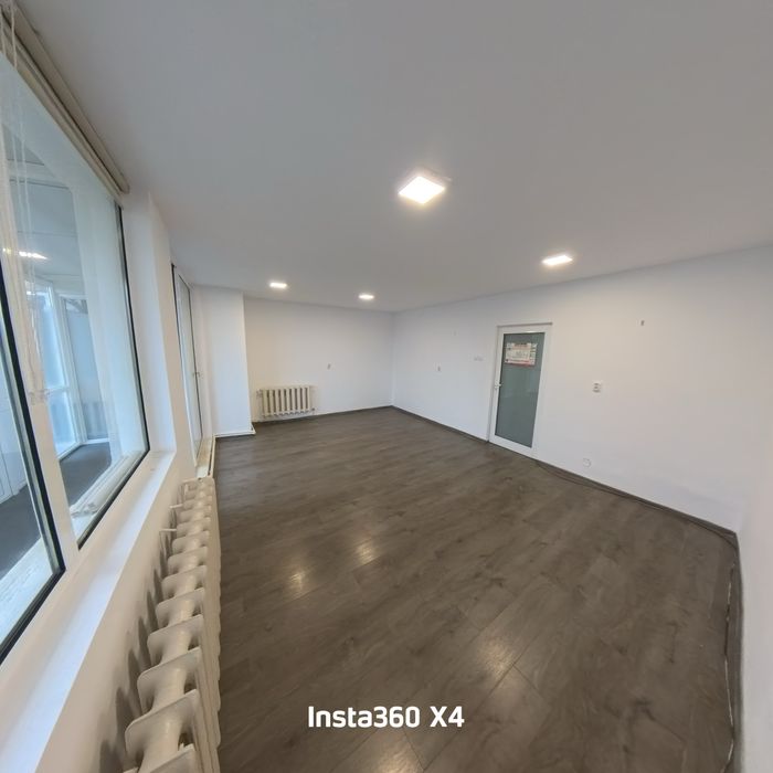 Proprietar inchiriez spatiu birou balcon centru Independentei