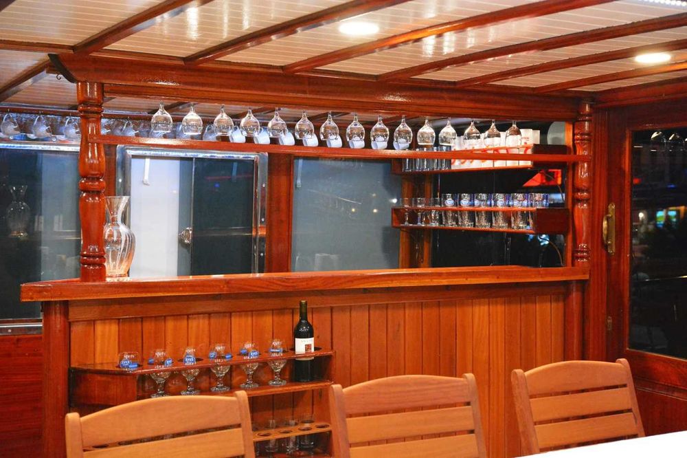 Velier, yacht cu vele de tip goeleta 24 metri