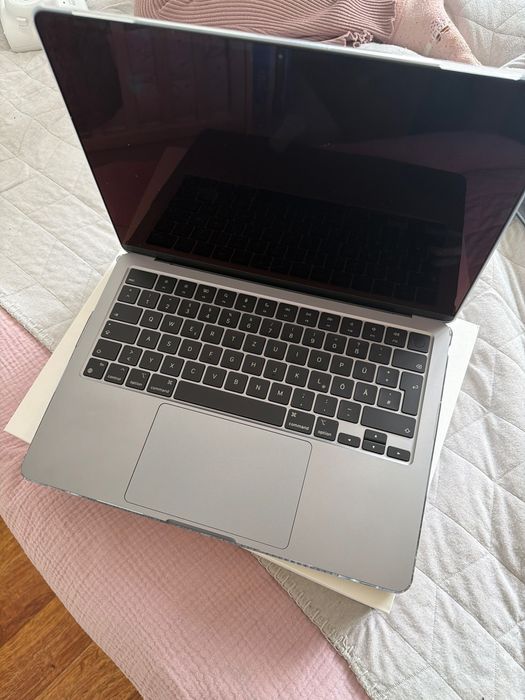 13“ McBook Air със М3 Chip