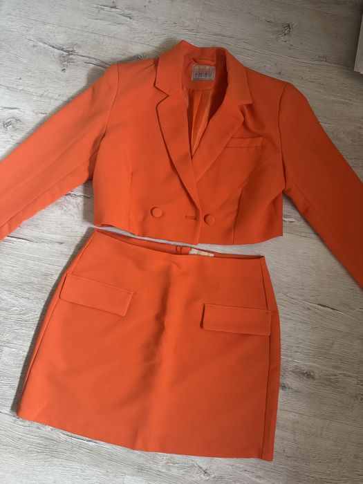 Дамски сет в оранжев цвят