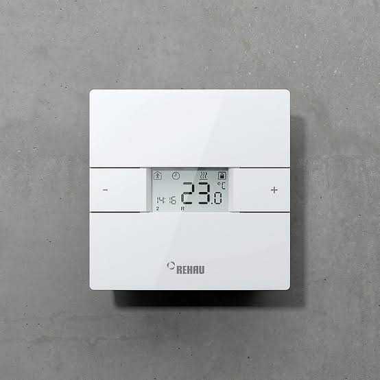 НОВ стаен термостат Rehau NEA H 230V