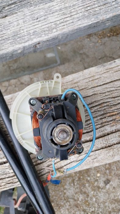 Косачка Bosch Arm32 на части