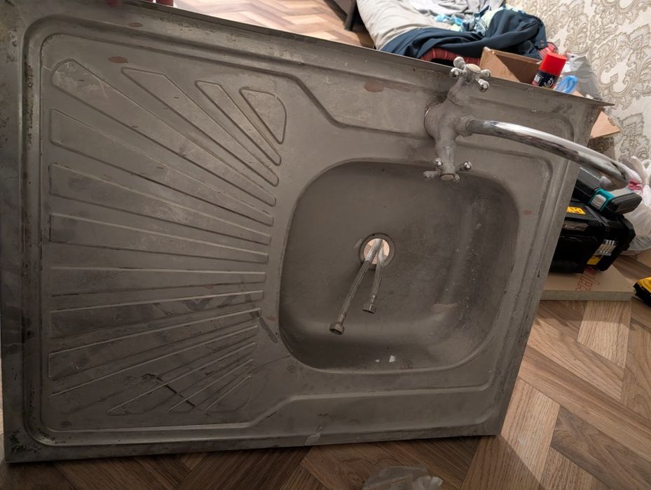 Раковина б/у 80 на 60