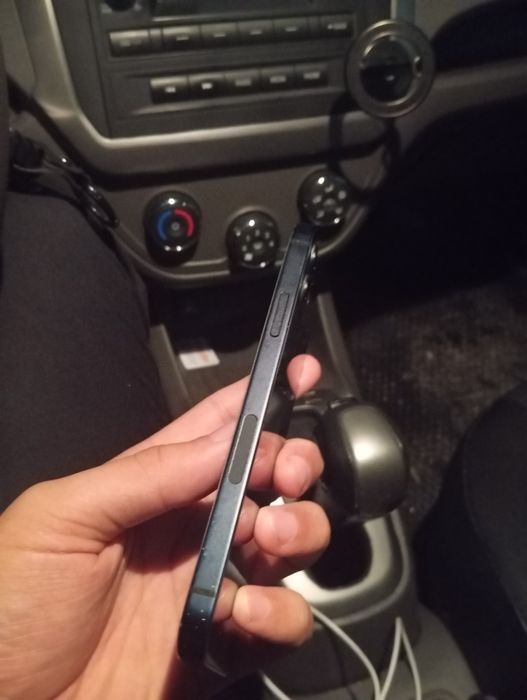 Iphone 12  128 ideal